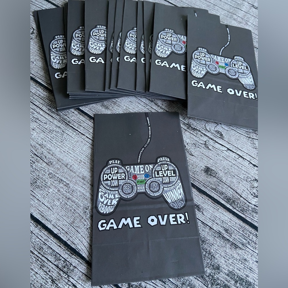 Pack of 15 video game treat bags/favor sacks/gift bags. Gaming design.